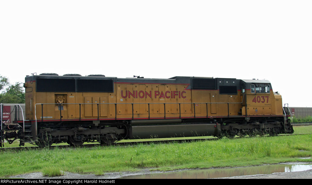 UP 4037